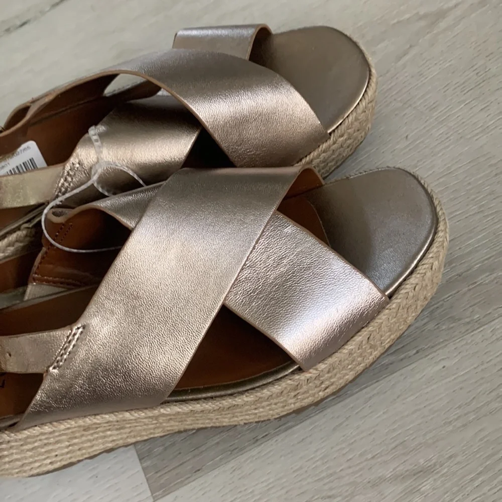 Naturalizer Oak Leather Slingback Espadrille Sandal Size 10 Gold shimmer leather